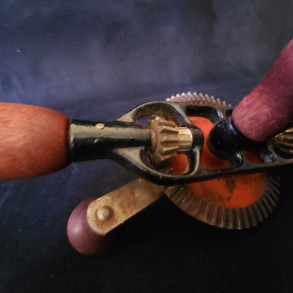 Antique Vintage Millers Falls 77 Single Speed Hand Drill Egg Beater Crack Tool - Picture 6 of 9